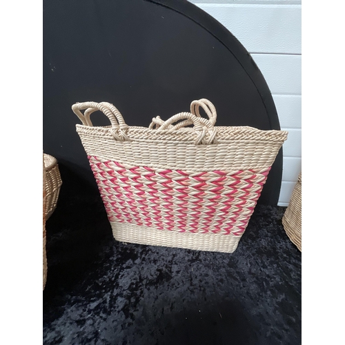 411 - CRATE OF BASKETS AND A LINEN BASKET