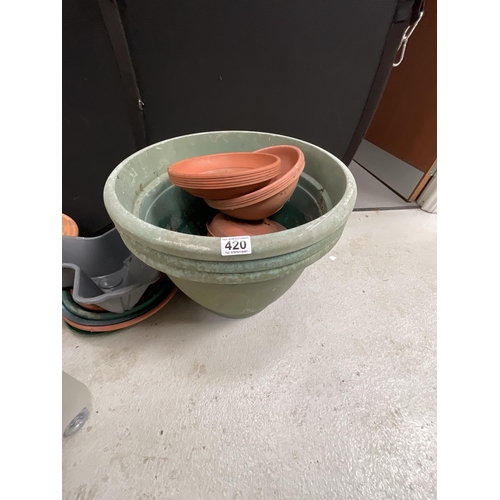 420 - QTY OF GARDEN PLANTERS AND ACCESSORIES