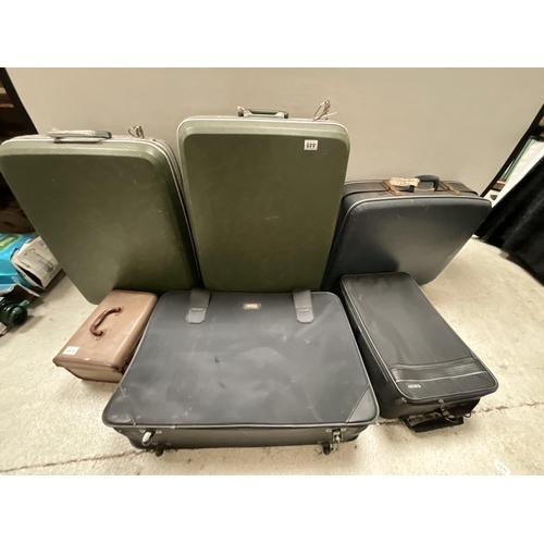 449 - 5 SUITCASES AND VANITY CASE