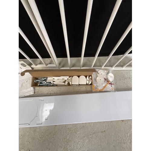 351 - NEW PET STAIR GATE