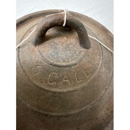 352 - CAST IRON CAULDRON WITH COVER H9