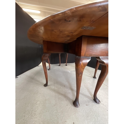 356 - ELM TOPPED DROP LEAF GATELEG WAKE TABLE H30