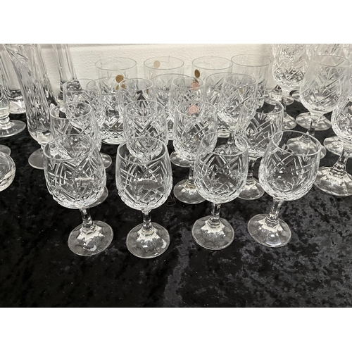 13 - BOX OF GLASSES TO INCLUDE CUT GLASS , DECANTER, WINE GLASSES ETC