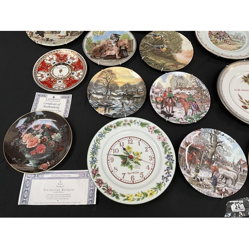 24 - QTY OF COLLECTORS PLATES INCLUDING ROYAL DOULTON, BRADFORD EXCHANGE, ROYAL WORCESTER CLOCK PLATE
SOM... 