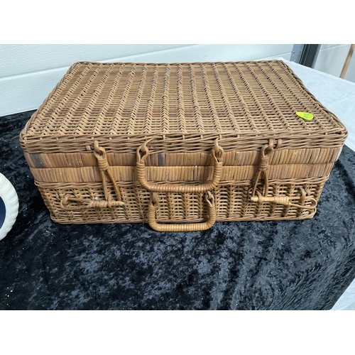 47 - WICKER HAMPER BASKET, DOLLS CHIC 2000 PUSHCHAIR