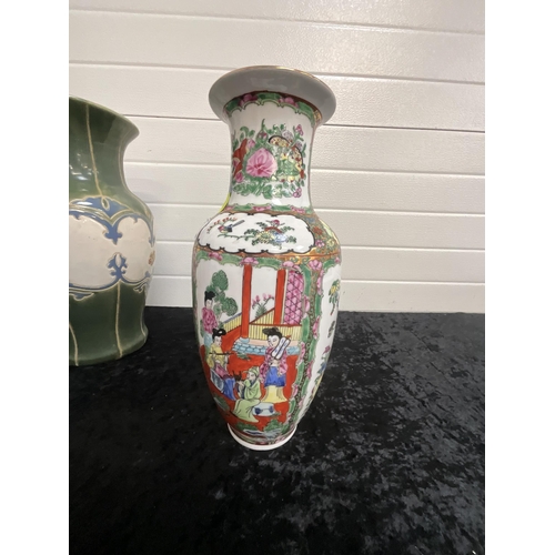 54 - 1 ORIENTAL VASE  H15