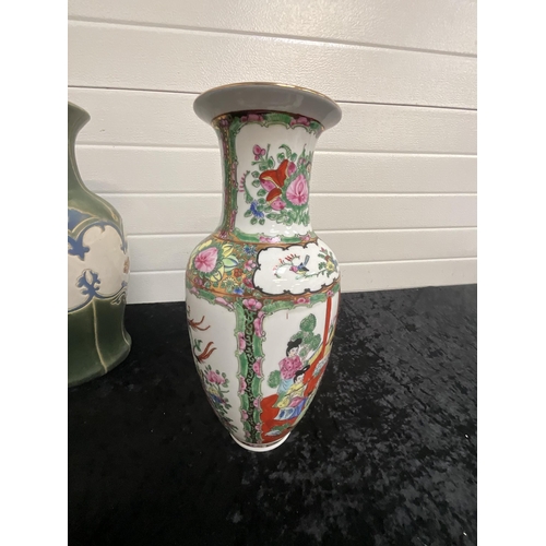 54 - 1 ORIENTAL VASE  H15