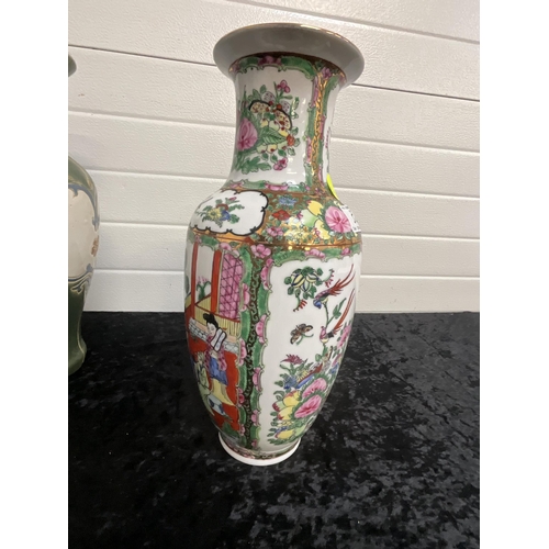 54 - 1 ORIENTAL VASE  H15