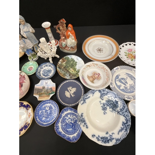 86 - BOX OF CHINA AND FIGURINES TO INCLUDE ROYAL ALBERT, CARMEN WARE, STAFFORDSHIRE FIGURE ETC