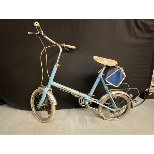 132 - VINTAGE LADIES LASCO BIKE