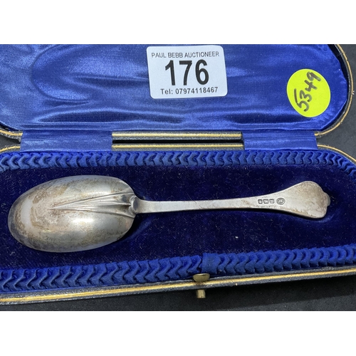 176 - HALLMARK SILVER SPOON IN ORIGINAL PRESENTATION CASE AND 2 HALLMARK SILVER SERVIETTE RINGS