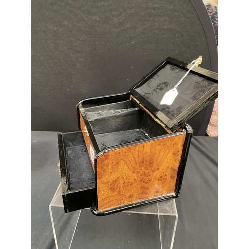 182 - JEWELLERY BOX H5