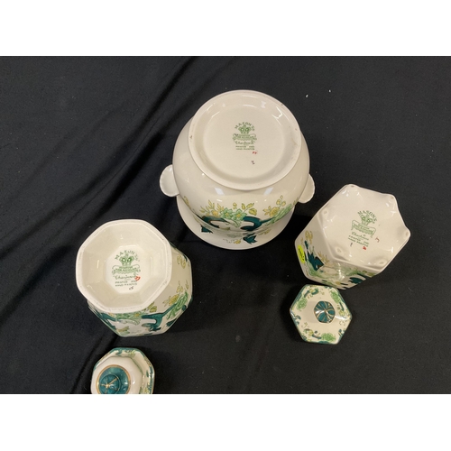 195 - 4 PIECES OF MASONS CHINA TO INCLUDE TEMPLE JAR, JARDINERE ETC