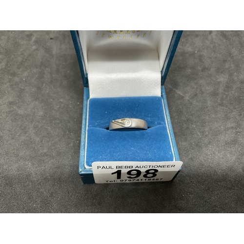 198 - LADIES 18CT WHITE GOLD DIAMOND DRESS RING MARKED 750 2.53G SIZE N