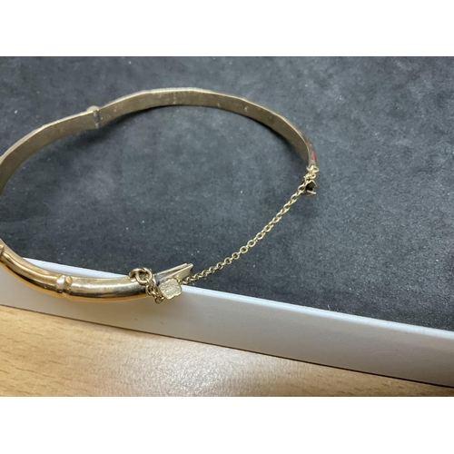 201 - 9CT GOLD LADIES BANGLE 8.7G