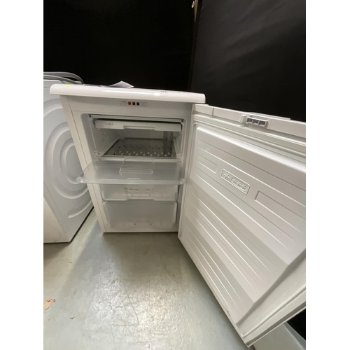 BEKO UNDER COUNTER FREEZER COMPLETE WITH INSTRUCTIONS H33" W22" D22"
