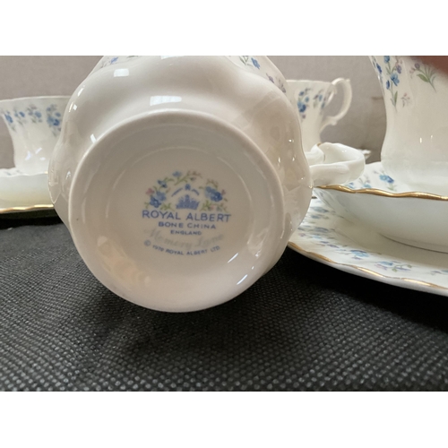 23 - BOX OF CHINA TO INCLUDE ROYAL ALBERT MEMORY LANE PATTERN DINNER AND TEA SET - APPROX 41 PIECES