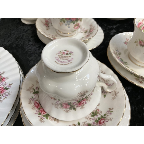 24 - BOX OF CHINA TO INCLUDE ROYAL ALBERT, BRIGADOON PATTERN TEA SET AND A ROYAL ALBERT MOSS ROSE DINNER ... 