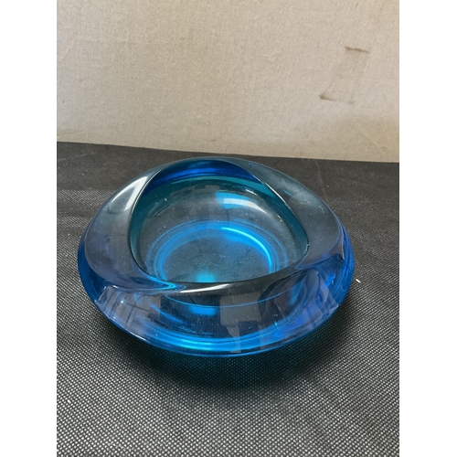 96 - 4 PIECES OF BLUE ART GLASS