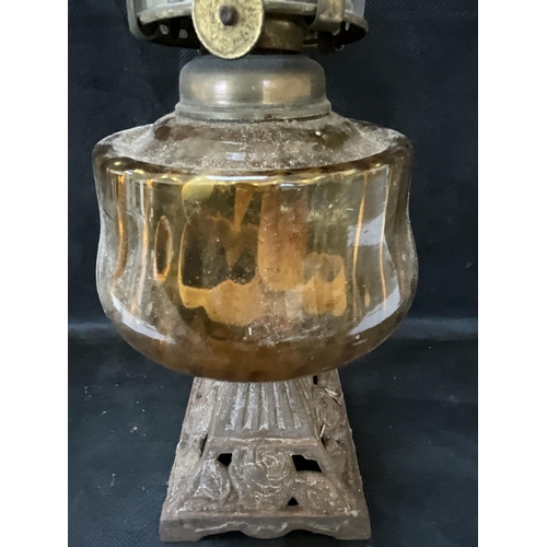 109 - VICTORIAN OIL LAMP WITH CAST IRON BASE H20