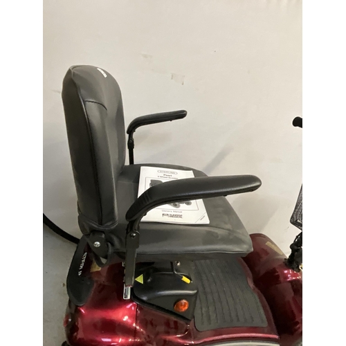 123 - PEARL 4 WHEEL SCOOTER COMPLETE WITH CHARGER AND INSTRUCTIONS TO INCLUDE KEYS - NEEDS NEW BATTERY