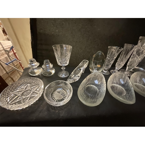 152 - 2 BOXES OF GLASSWARE