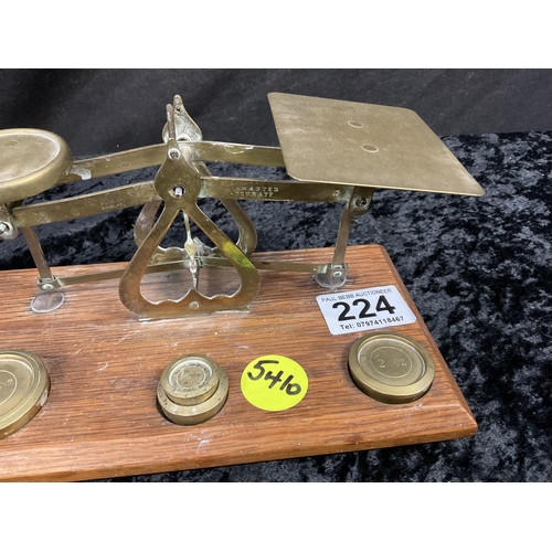 224 - VICTORIAN POSTAGE SCALES AND WIEGHTS