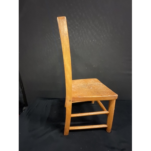 237 - VINTAGE CHILDS CHAIR