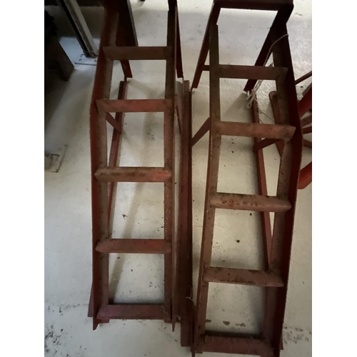 254 - 2 CAR RAMPS AND AXLE STANDS