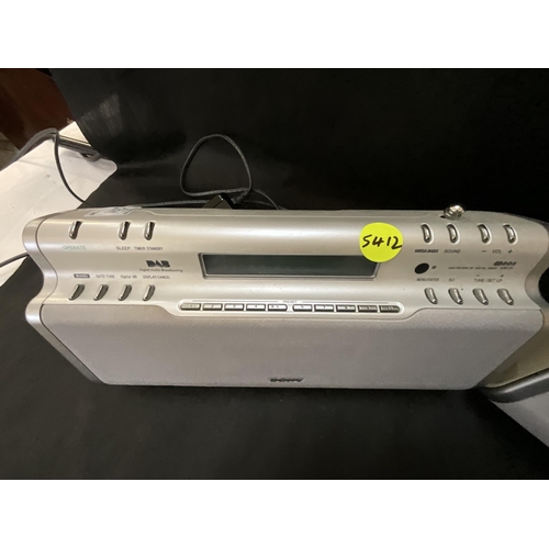 271 - 2 SONY RADIO