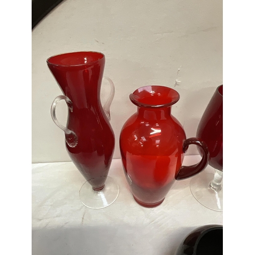 288 - COLLECTION OF RED ART GLASS ITEMS (7)