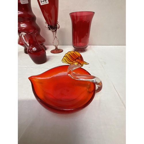 292 - COLLECTION OF RED ART GLASS (6)