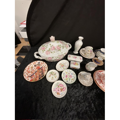 293 - BOX OF CHINA TO INC MINTON COALPORT ETC