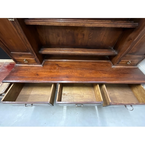 310 - OAK SHROPSHIRE DRESSER WITH RACK WITH 3 DRAWERS TO BASE H81