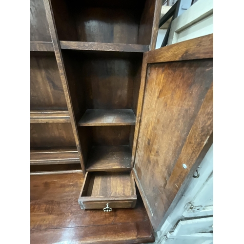 310 - OAK SHROPSHIRE DRESSER WITH RACK WITH 3 DRAWERS TO BASE H81