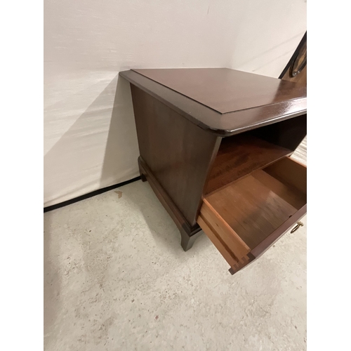 328 - STAG MERRIDEW MAHOGANY BEDSIDE CABINET WITH SINGLE DRAWER H20