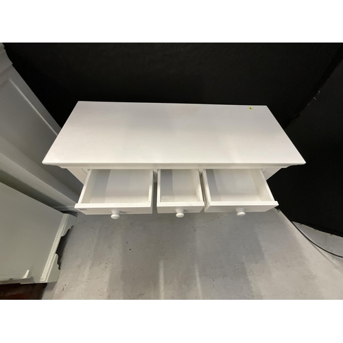 343 - MODERN WHITE CONSOLE TABLE WITH 3 DRAWERS H32