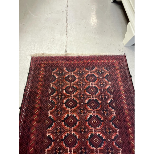 345 - VINTAGE PATTERNED CARPET L62