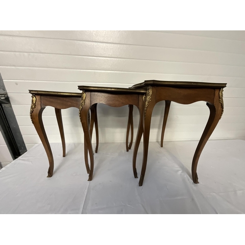 349 - REPRODUCTION ITALIAN STYLE NEST OF 3 TABLES WITH BRASS FRETWORK DECORATION
LARGEST H23.5