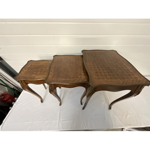 349 - REPRODUCTION ITALIAN STYLE NEST OF 3 TABLES WITH BRASS FRETWORK DECORATION
LARGEST H23.5