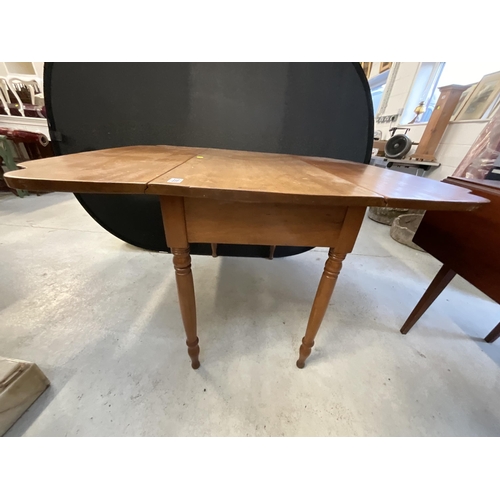 350 - VICTORIAN PINE GATELEG DROP LEAF TABLE H29