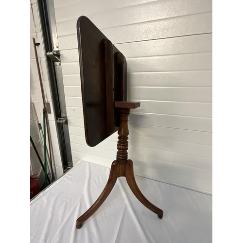 355 - VICTORIAN MAHOGANY TILT TOP TRIPOD PEDESTAL TABLE H40