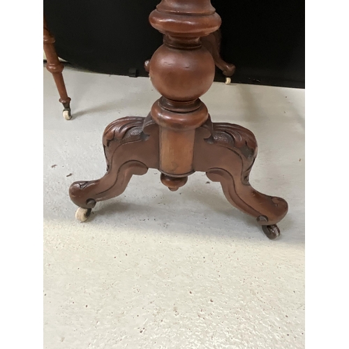 363 - VICTORIAN MAHOGANY SUTHERLAND TABLE H28