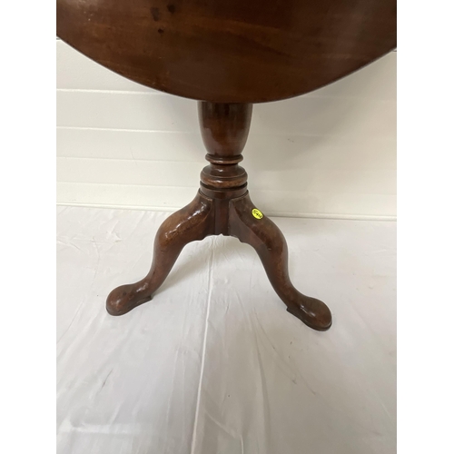 371 - VICTORIAN MAHOGANY TILT TOP PEDESTAL TABLE H28