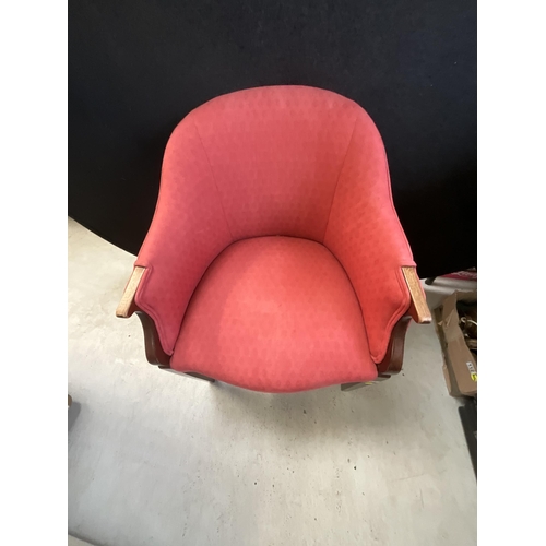 377 - EDWARDIAN MAHOGANY UPHOLSTERED TUB CHAIR