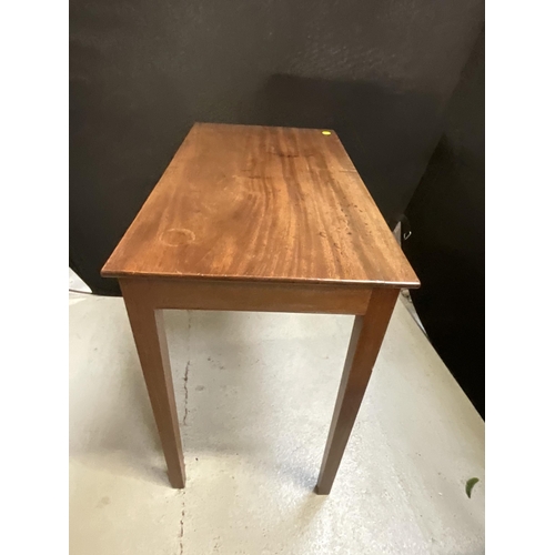 399 - EDWARDIAN MAHOGANY SIDE TABLE H29