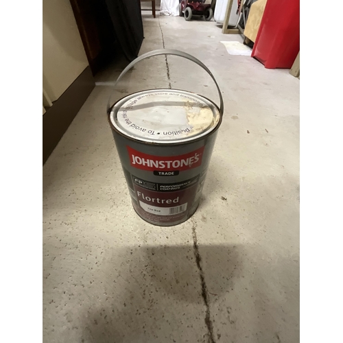 402 - 2 TINS OF FLOOR PAINT 1 X RED 1 X GREY