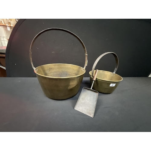 5 - HEAVY EARLY BRASS JAM PAN H17