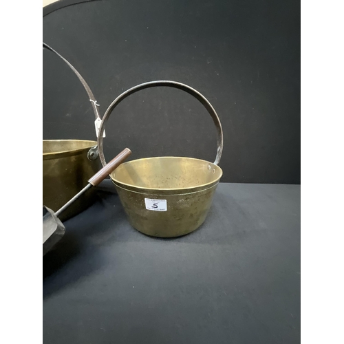 5 - HEAVY EARLY BRASS JAM PAN H17