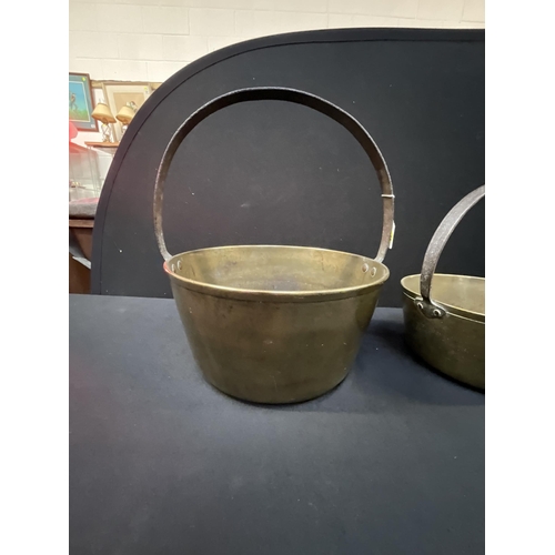 5 - HEAVY EARLY BRASS JAM PAN H17